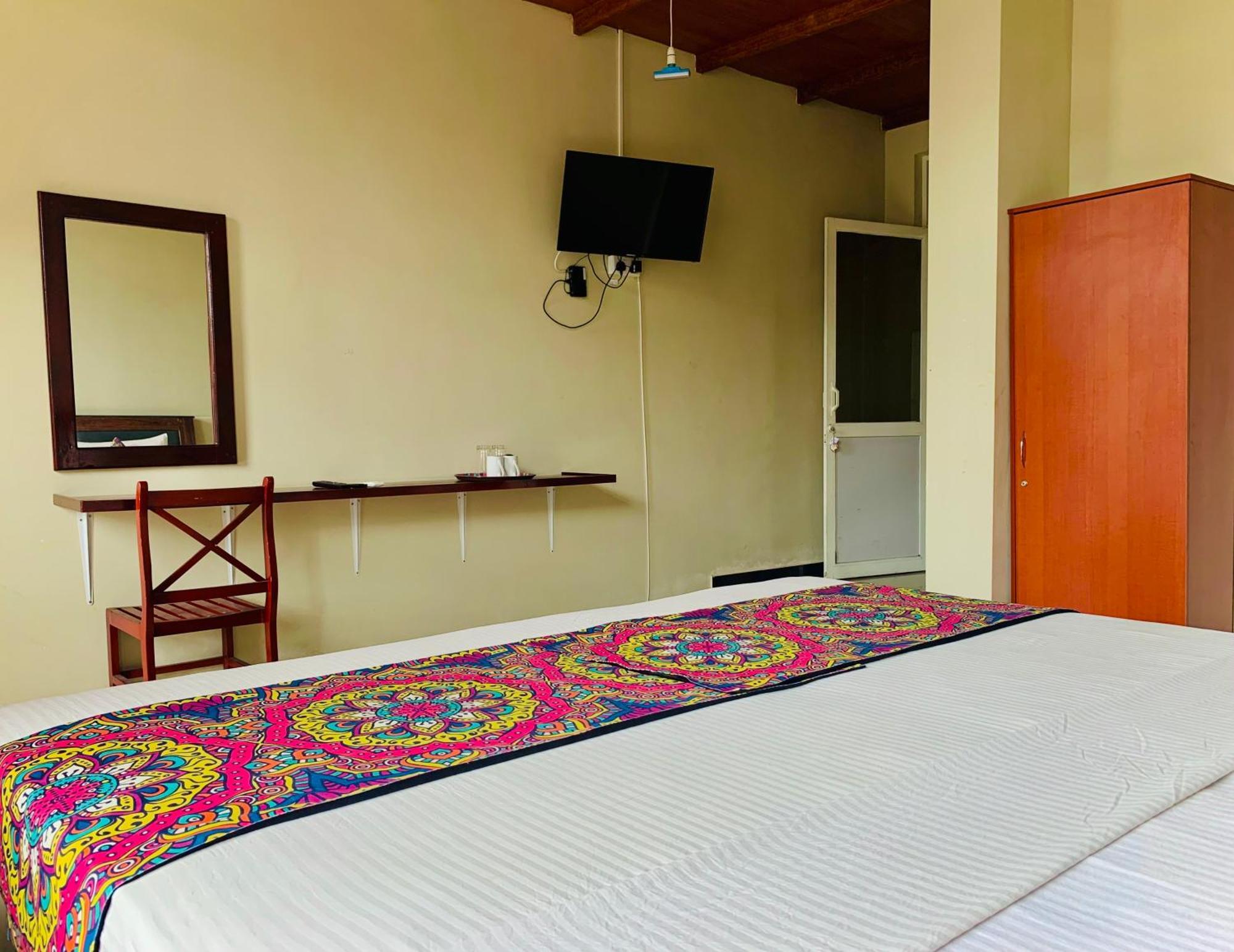 Elepath Lodge- Pinnawala Pinnawala  Bagian luar foto